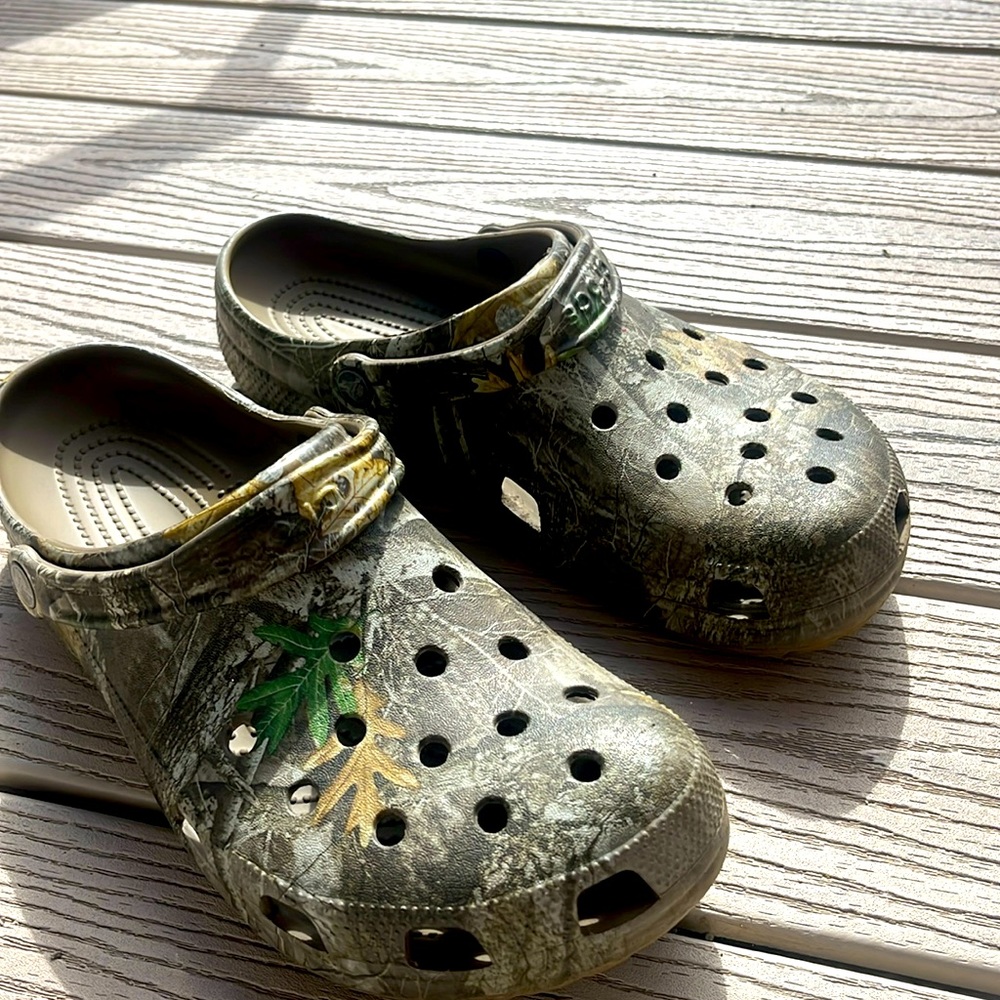 Camo crocs for hipsters and rednecks alike!
